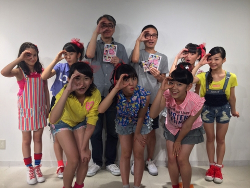 小学4年生から中学3年生までの7名のちゃおガールで結成したユニットCiao SmilesがCDデビュー