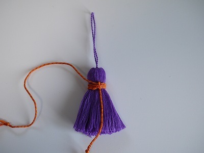 糸端を隠す糸の結び方 タッセル作りの基本 サードエイジの暮らしとハンドメイド